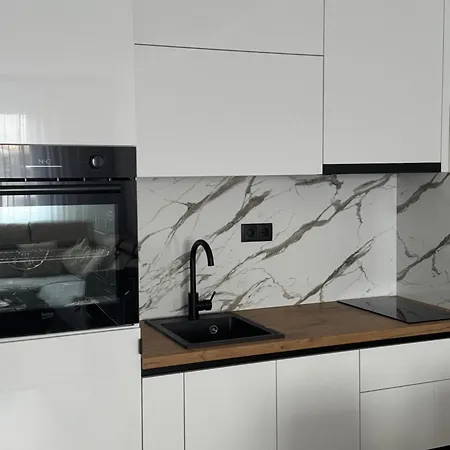 Stan Na Dan Antarctica Istocno Sarajevo Jezero *