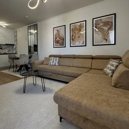 Stan Na Dan Antarctica Istocno Sarajevo Jezero