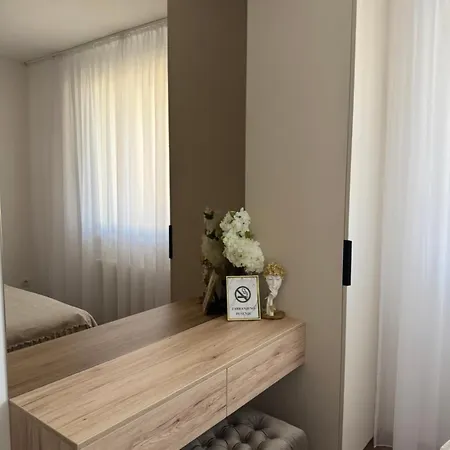 Stan Na Dan Antarctica Istocno Sarajevo Jezero